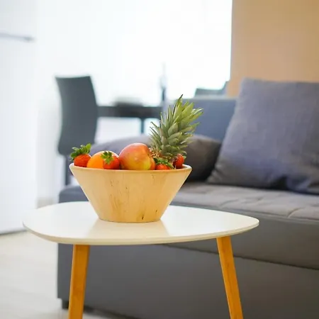 Nicol Apartment *