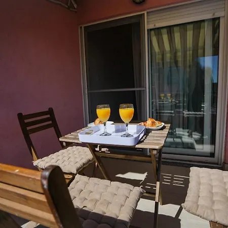 Nicol Apartment